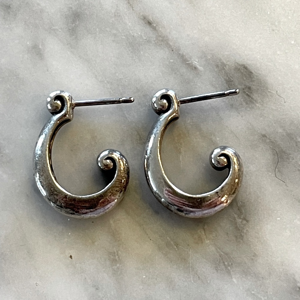 Vintage James Avery Sterling Silver earrings